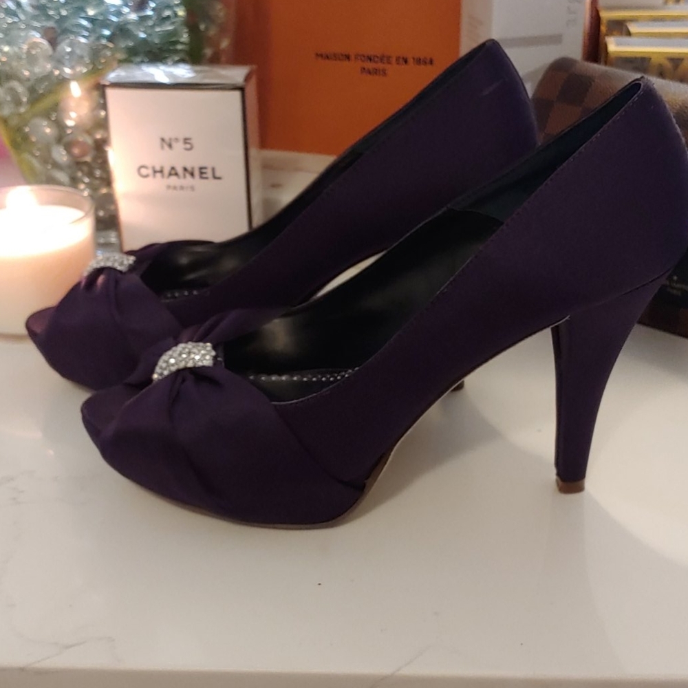 Shoes - Picture 3 of 7